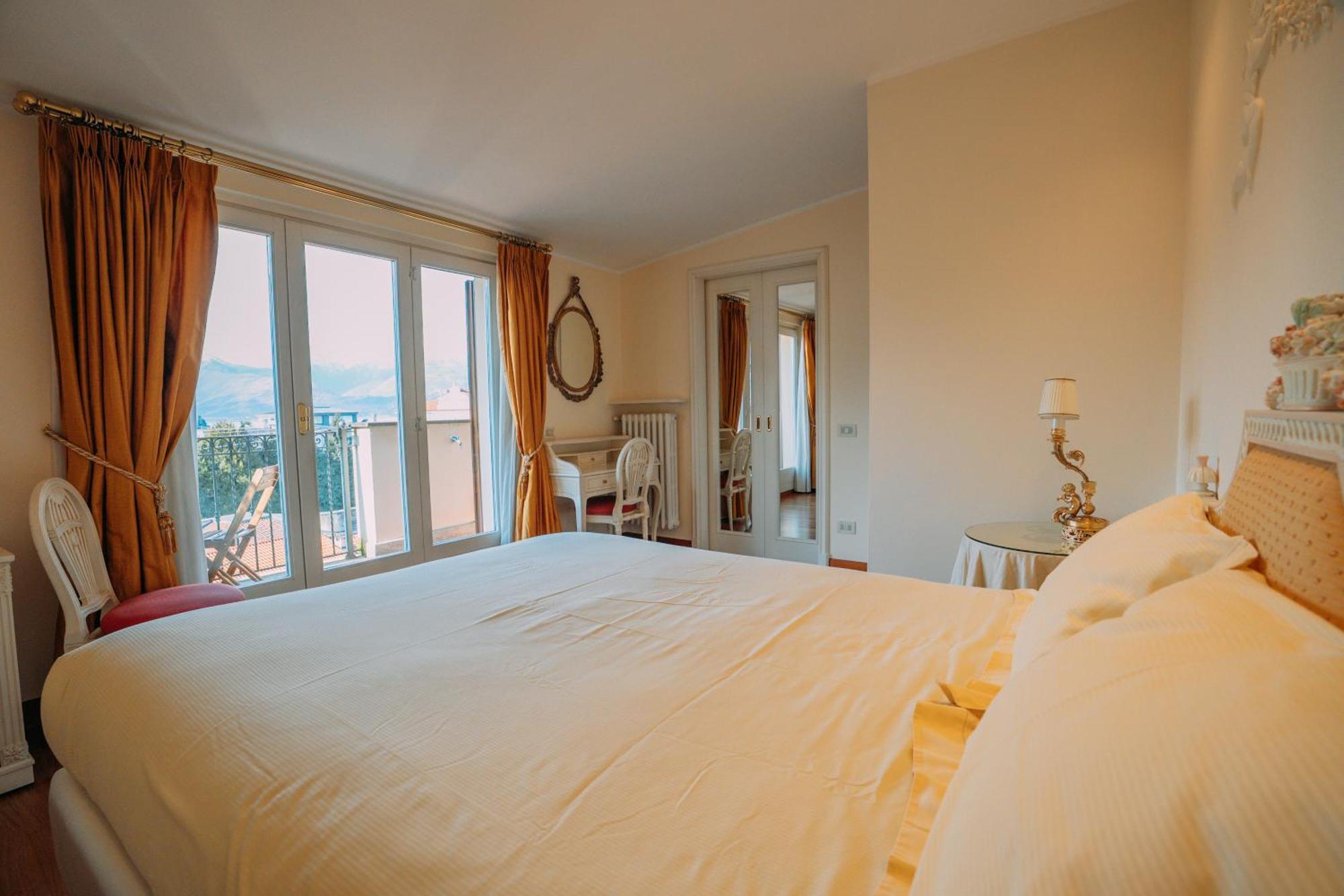 Suite Romantic Vista Lago Стреза Экстерьер фото