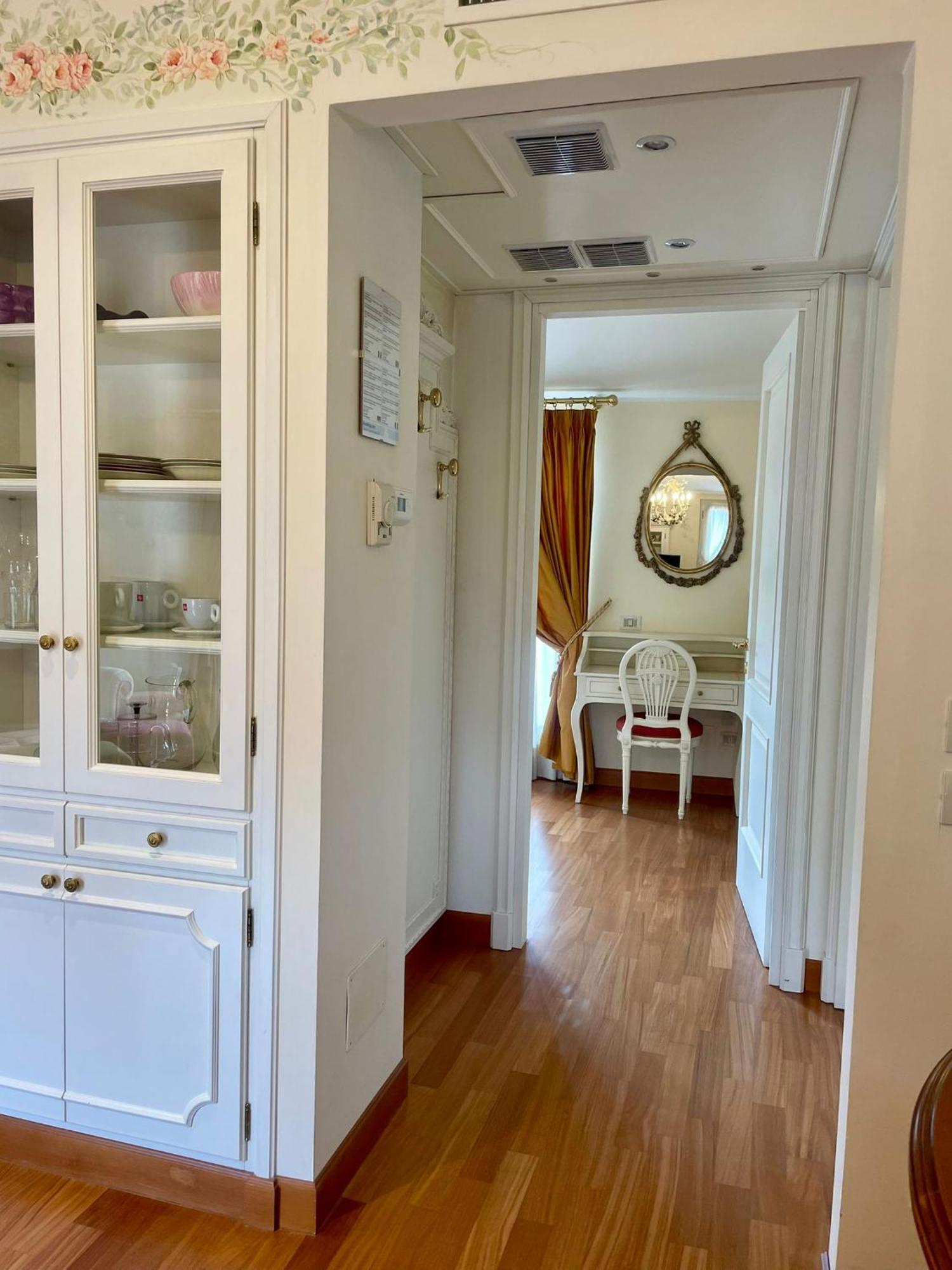 Suite Romantic Vista Lago Стреза Экстерьер фото