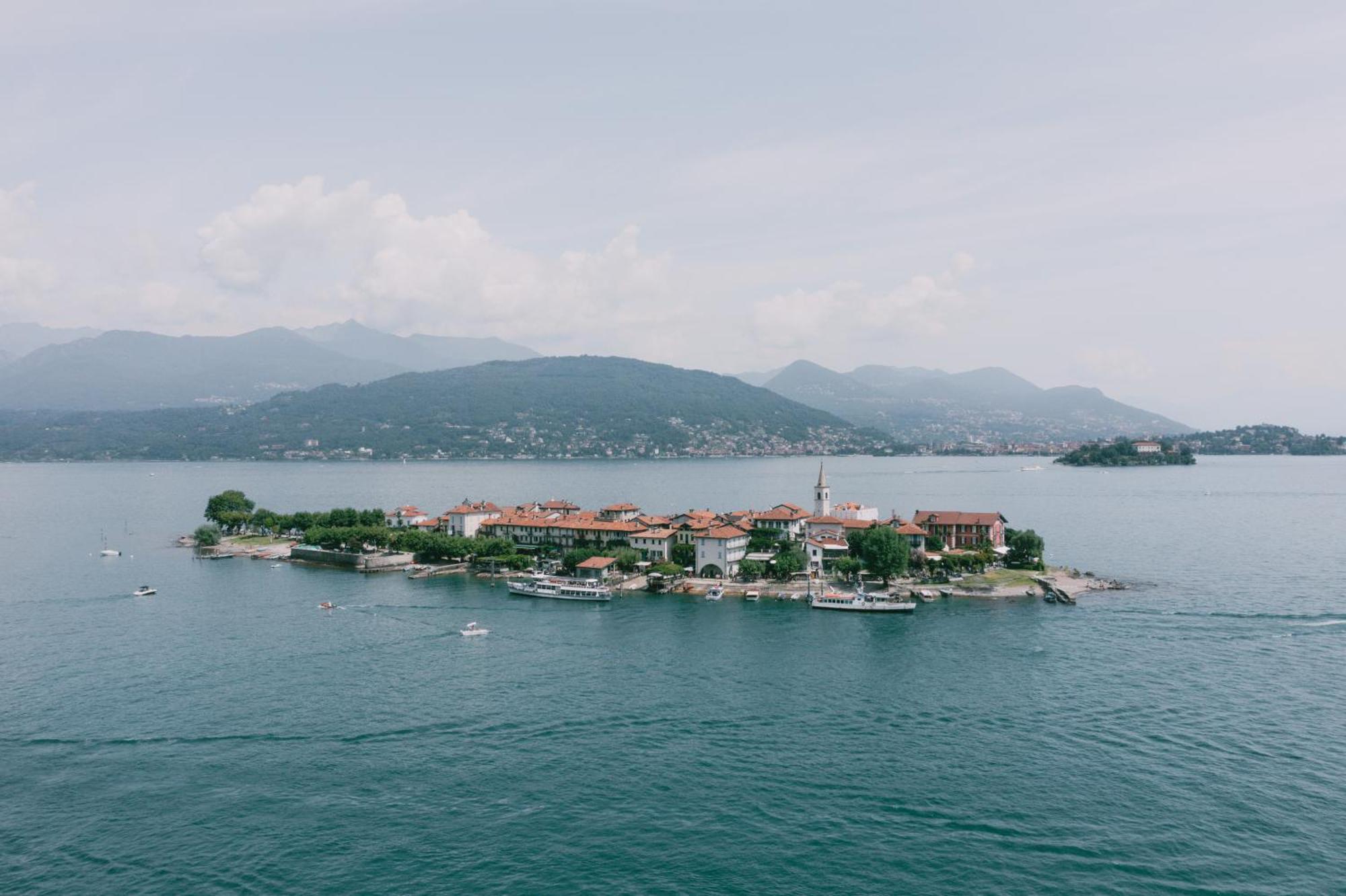 Suite Romantic Vista Lago Стреза Экстерьер фото